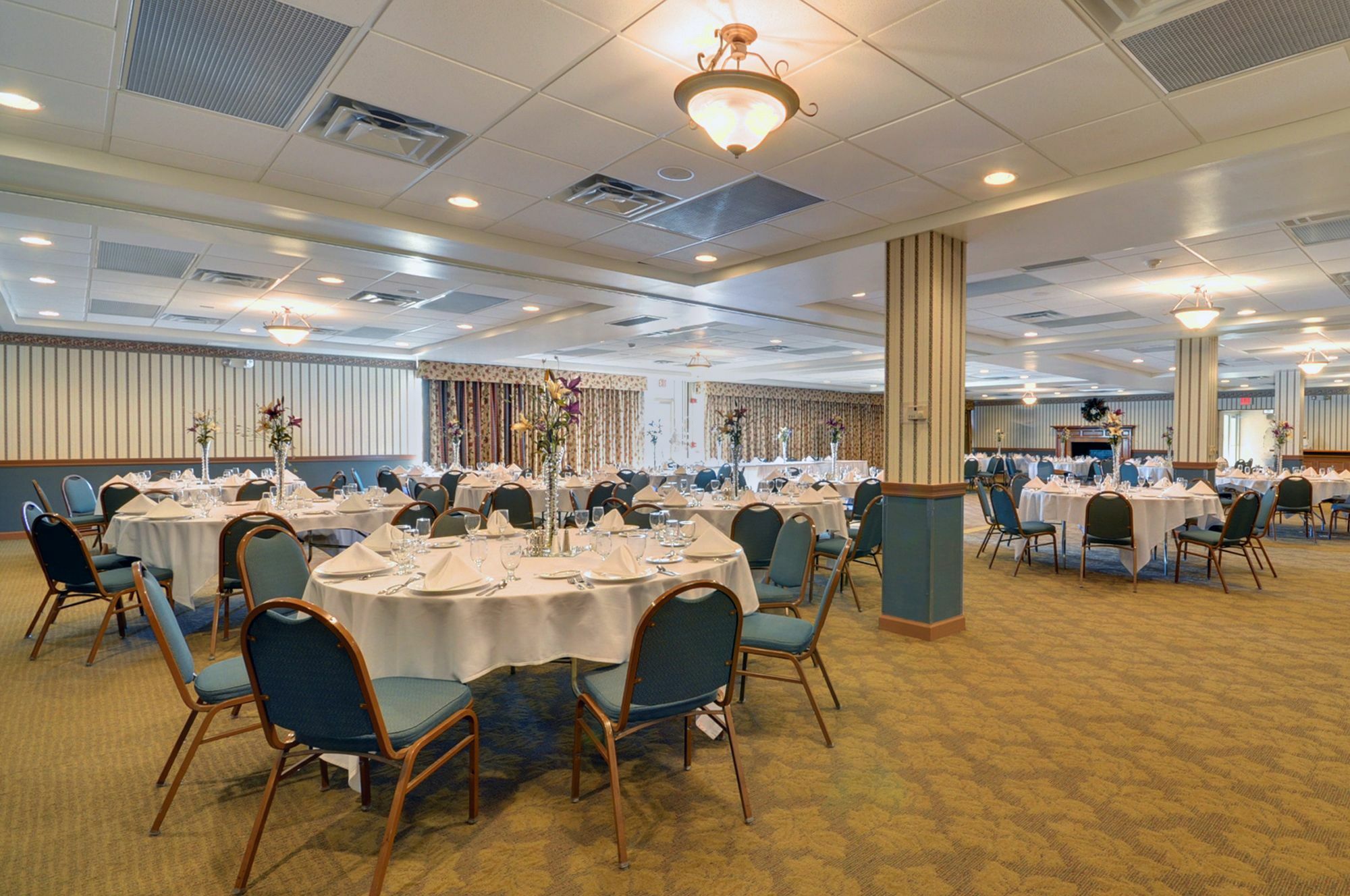 Red Roof Inn & Suites Dekalb Restaurante foto